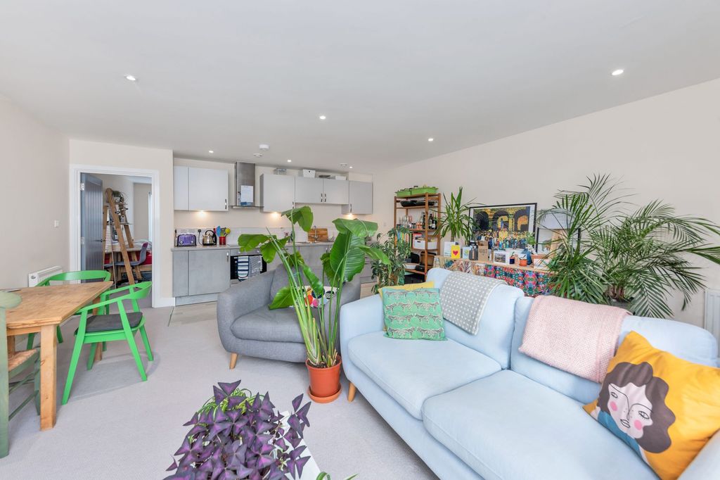 Additional image 6 of 1 bed flat for saleMilton Road, Lovell Lodge CB4