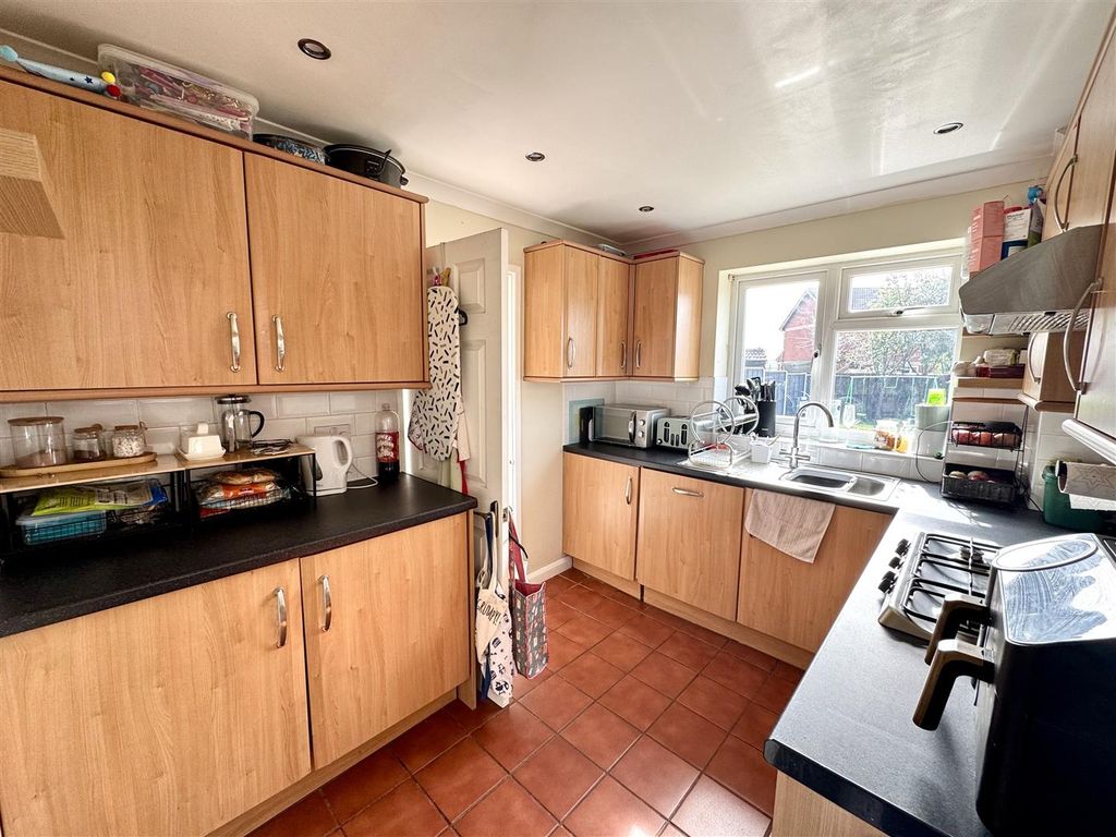Additional image 5 of 3 bed semi-detached house for saleLapwing Avenue, Caldicot NP26