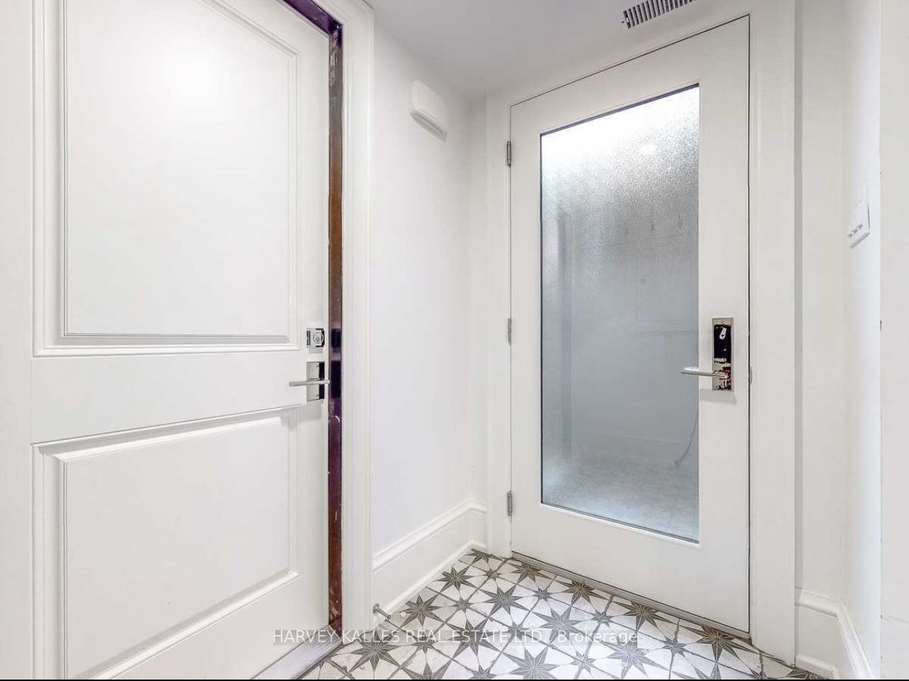 Additional image 3 of Lower-10 Duggan Avenue, Toronto, ON, M4V 1Y2