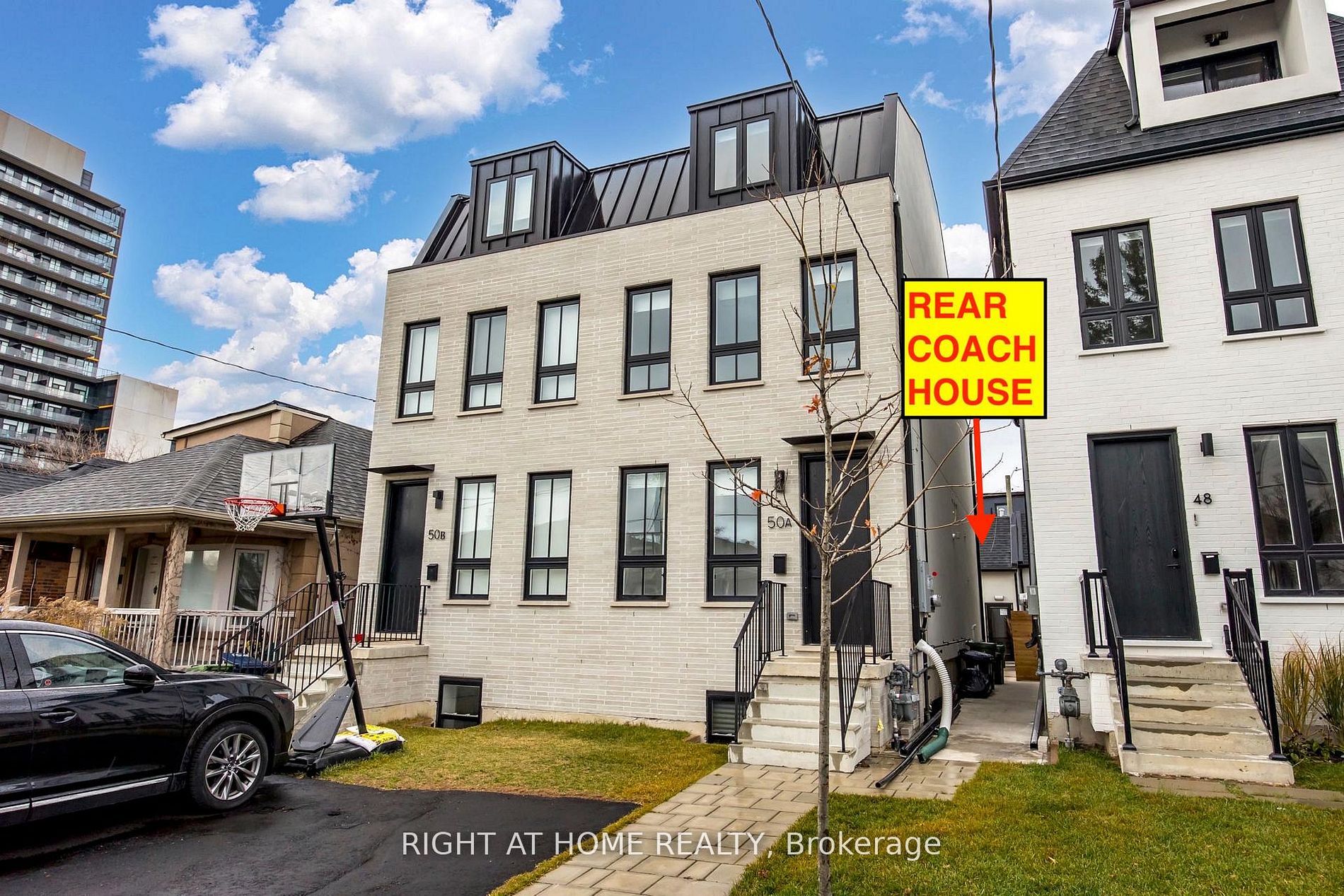 CoachHs-50A Lanark Avenue, Toronto, ON, M6C 2B4