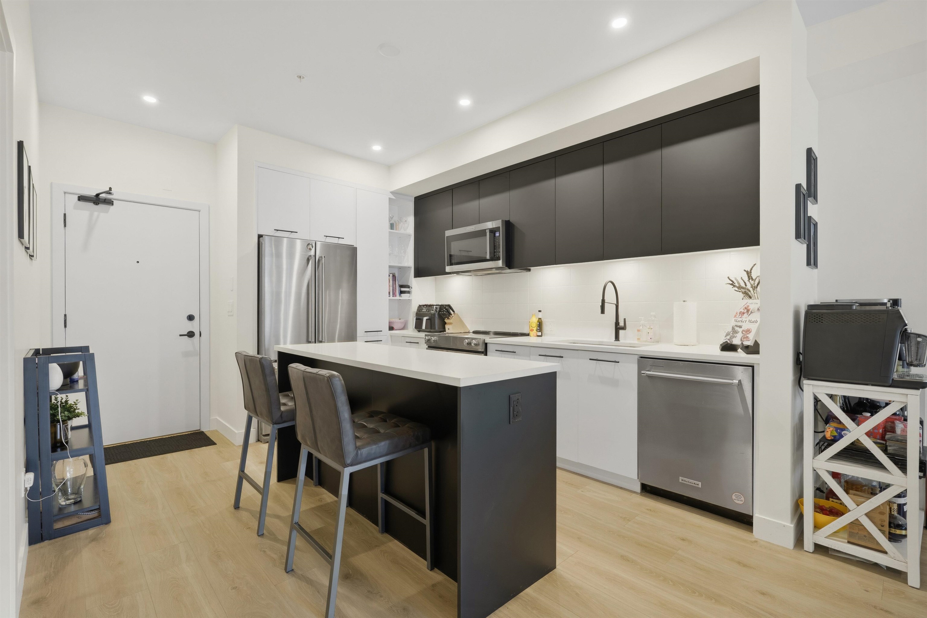 Additional image 5 of 227-2635 King George Boulevard, Surrey, BC, V4P 0H7