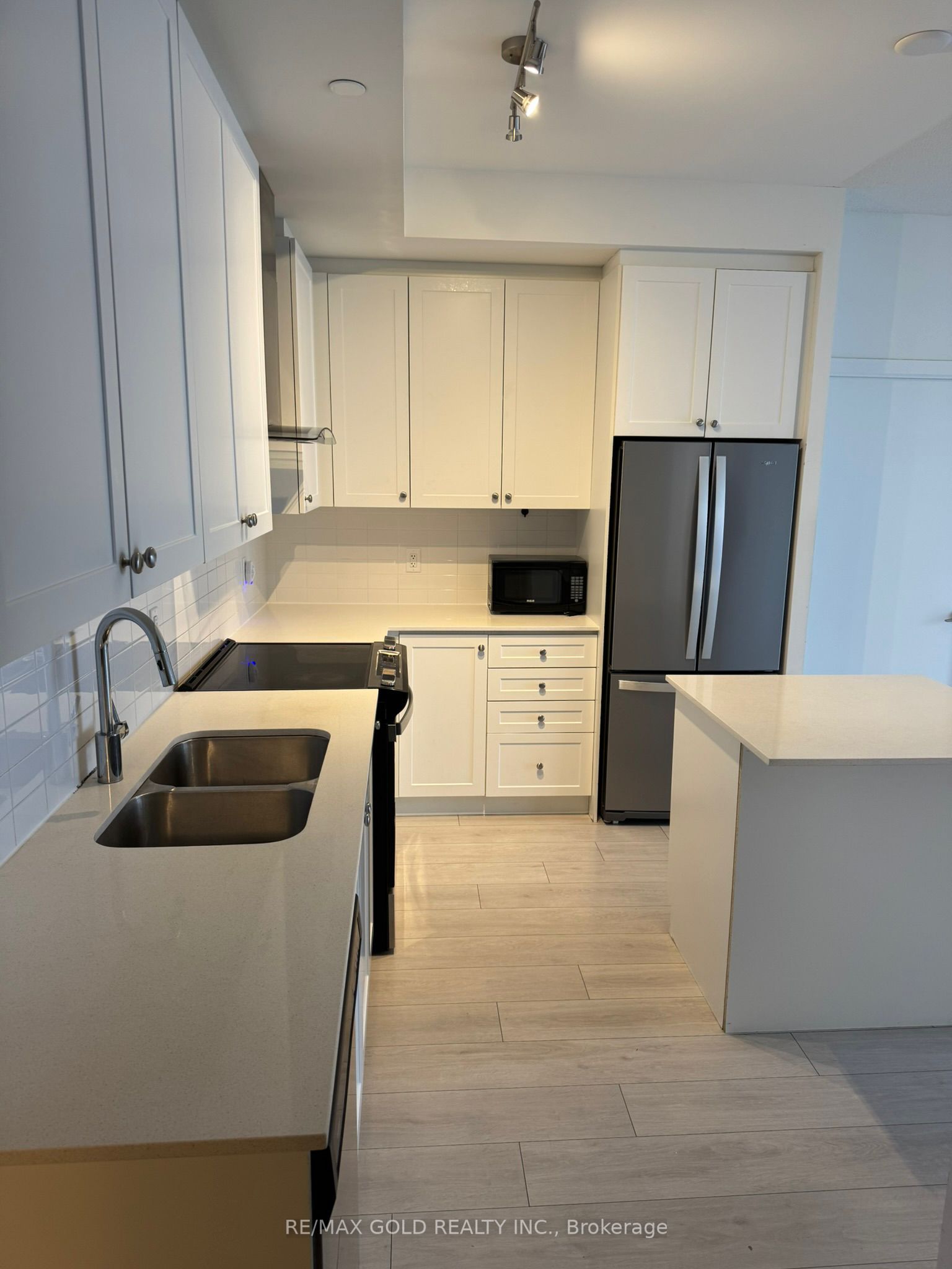 2301-55 Duke Street, Kitchener, ON, N2H 0C9 photo 5