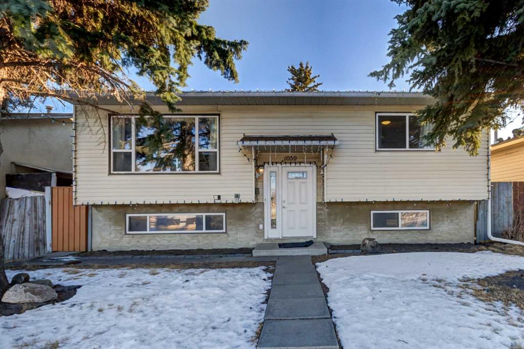 1059 Pinecliff Drive NE, Calgary, AB, T1W 3W8