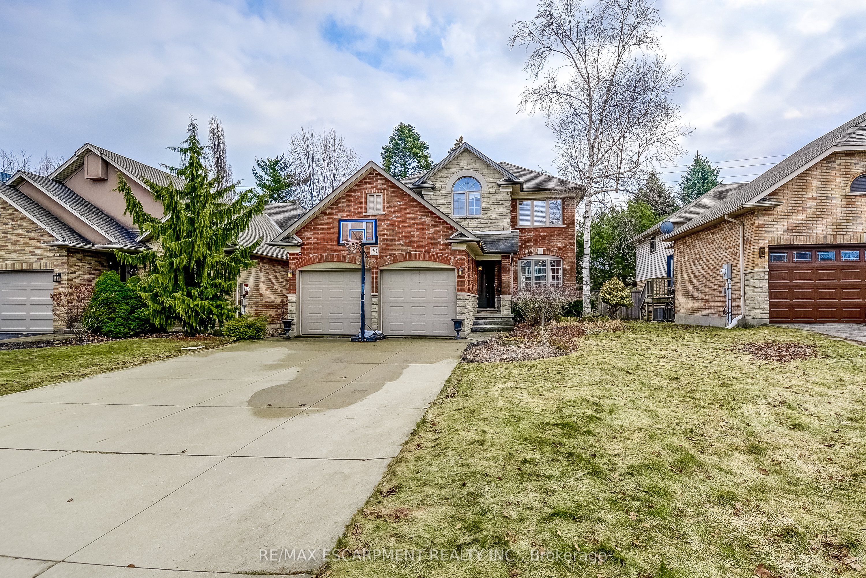 20 Derbyshire Street, Hamilton, ON, L9G 4X9