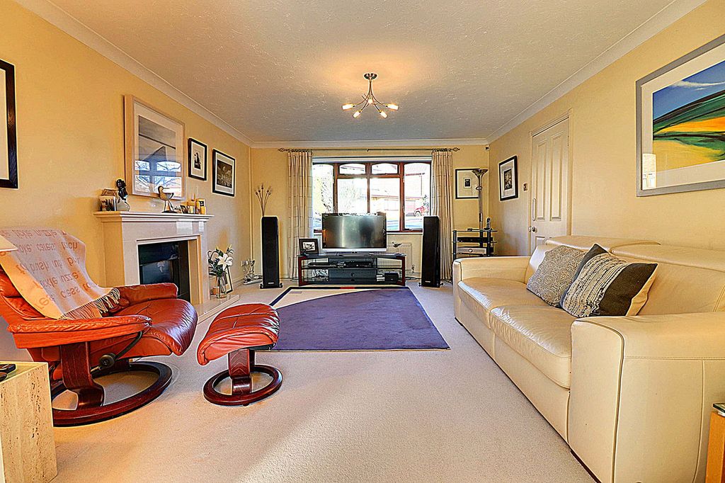 Additional image 4 of 4 bed detached house for saleHeol Y Cadno, Thornhill, Cardiff CF14