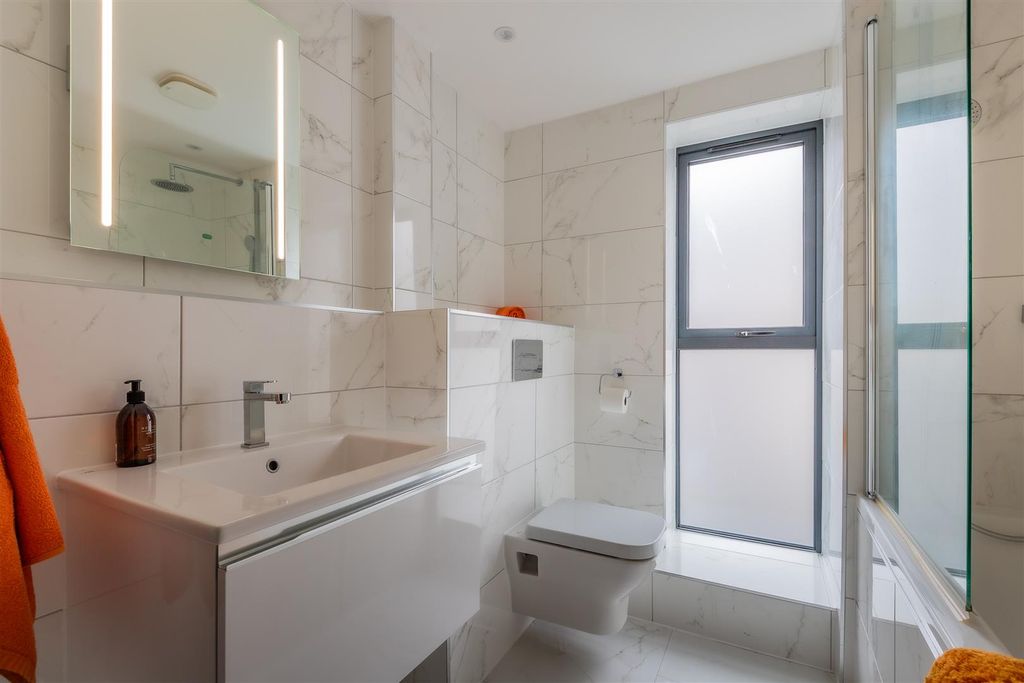 Additional image 13 of 4 bed town house for saleHamiliton Villas, Cathedral Road, Pontcanna, Cardiff CF11