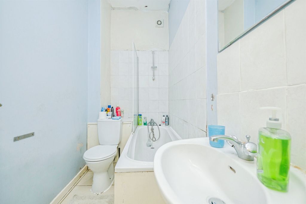 Additional image 10 of 2 bed flat for saleClaude Place, Roath, Cardiff CF24