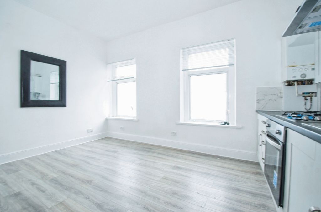 Additional image 7 of 4 bed flat for saleDiana Street, Cardiff CF24