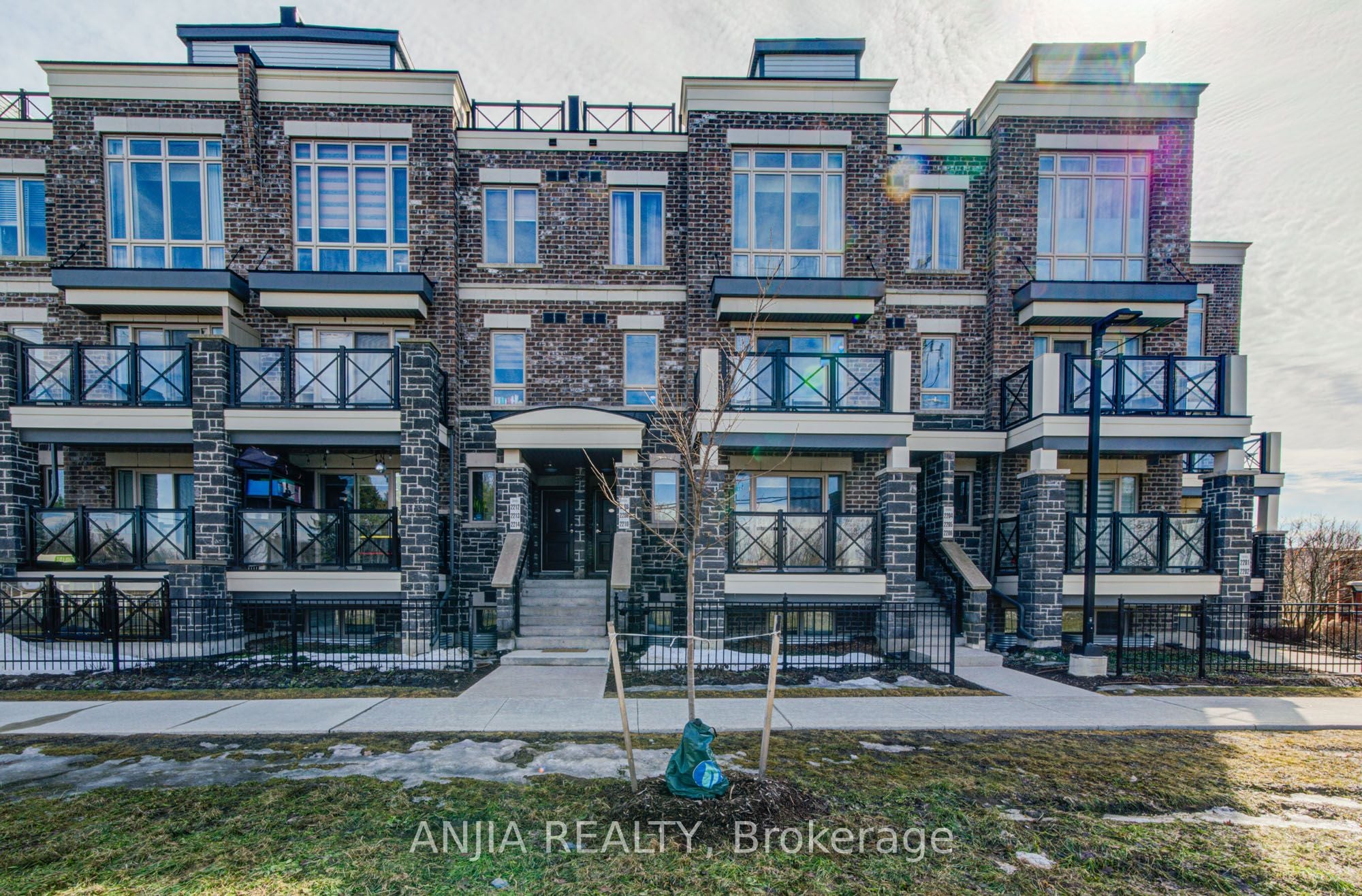2209-10 Westmeath Lane, Markham, ON, L6B 1N5