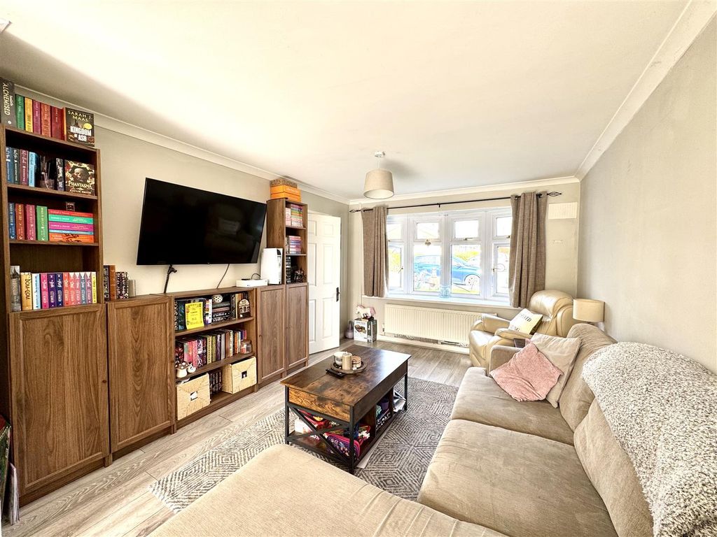 Additional image 3 of 3 bed semi-detached house for saleLapwing Avenue, Caldicot NP26