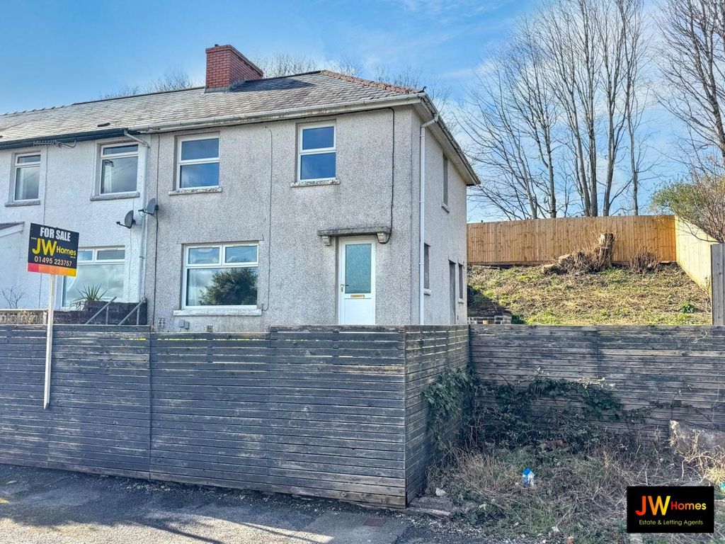 3 bed end terrace house for saleBryngolau Terrace, Blackwood NP12