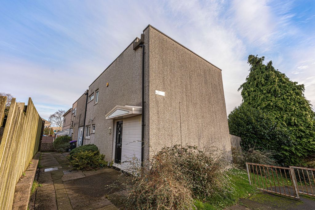 3 bed semi-detached house for saleMarloes Path, Greenmeadow NP44