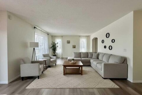 Additional image 8 of 139 Bridlewood Circle SW, Calgary, AB, T2Y 3L1