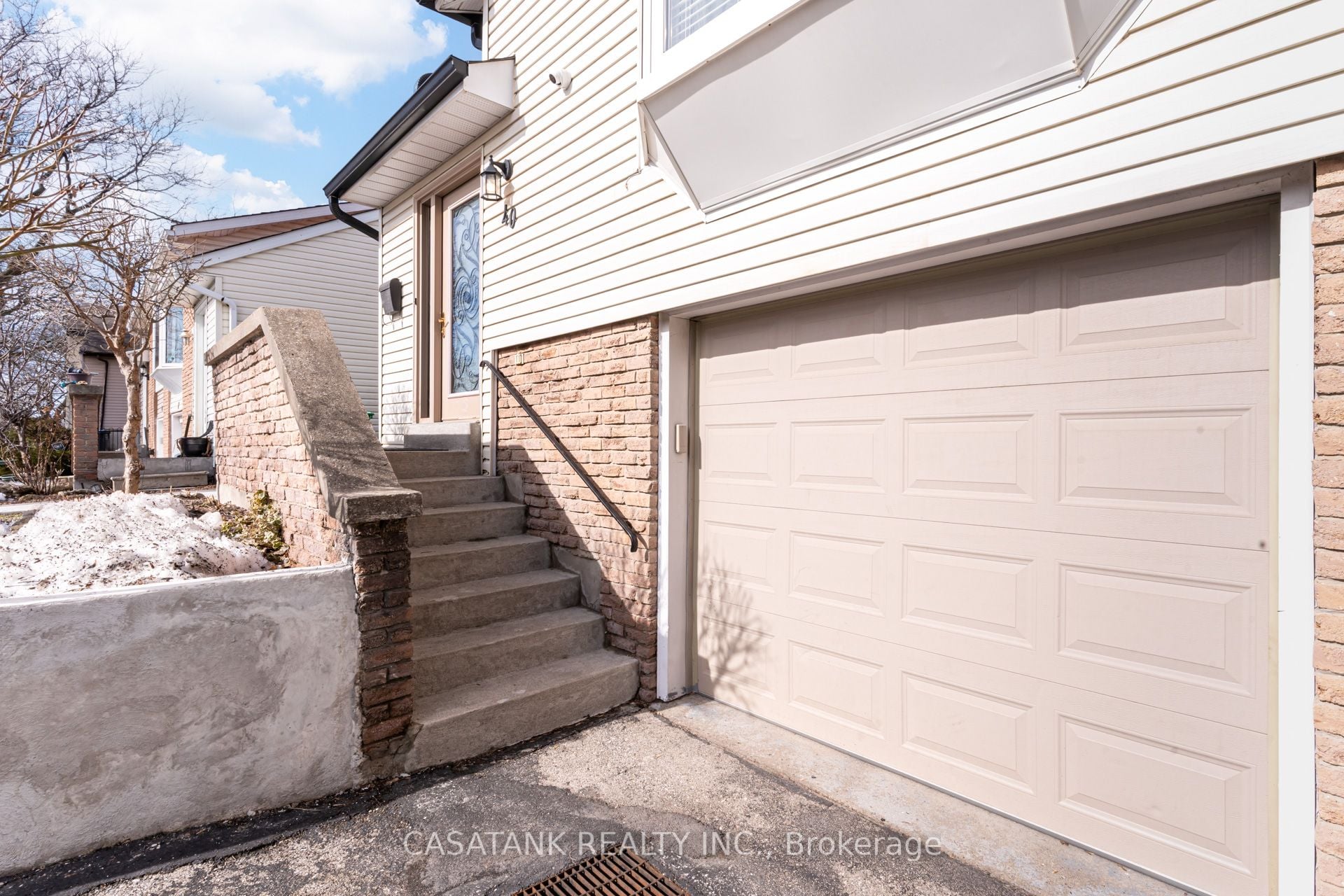 Additional image 3 of 40 Salisbury Circle, Brampton, ON, L6V 2Z5