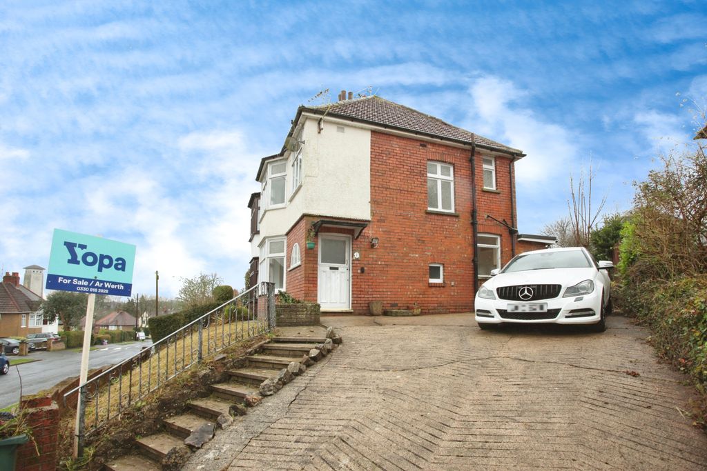 3 bed semi-detached house for saleAllt-Yr-Yn Close, Newport NP20