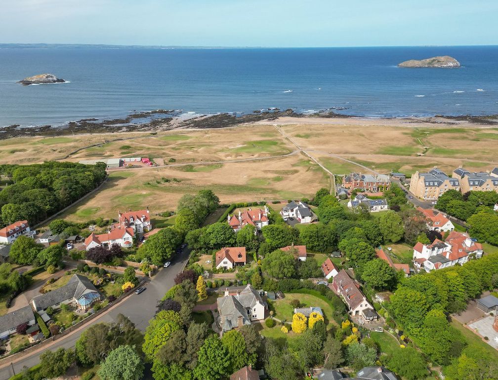 7 bed detached house for saleMeadowside, Strathearn Road, North Berwick, East Lothian EH39 photo 5