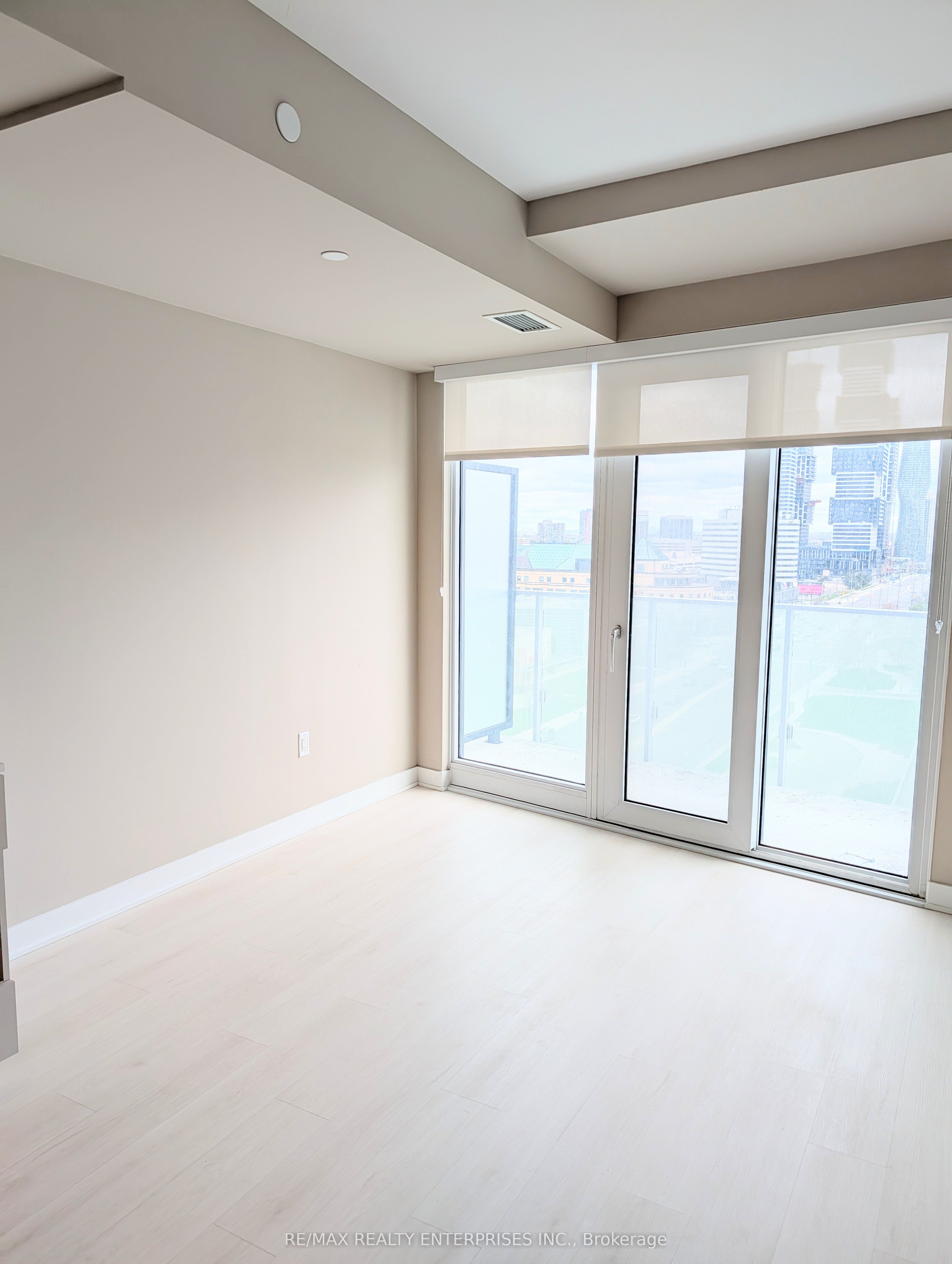 Additional image 3 of 912-3900 Confederation Parkway, Mississauga, ON, L5B 0M3