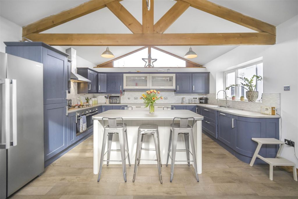 4 bed detached house for saleCreigiau, Cardiff CF15 photo 3