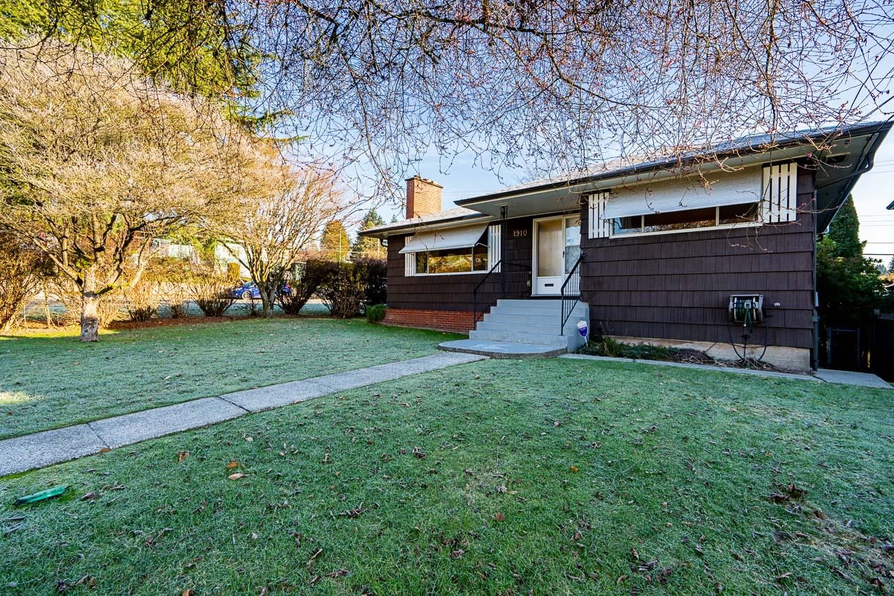 1910 Holdom Avenue, Burnaby, BC, V5B 3W3