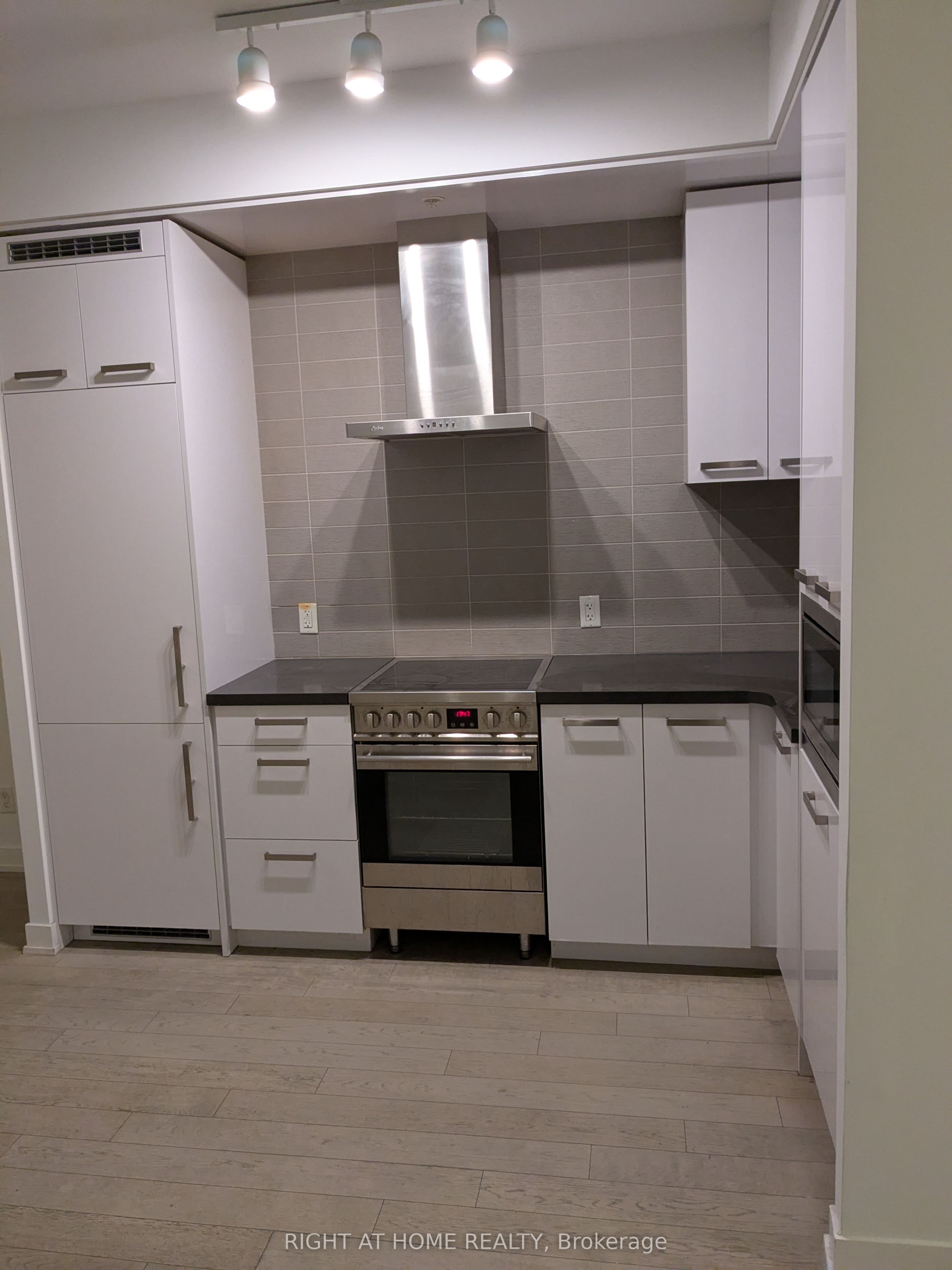 N604-455 Front Street E, Toronto, ON, M5A 0G2 photo 3