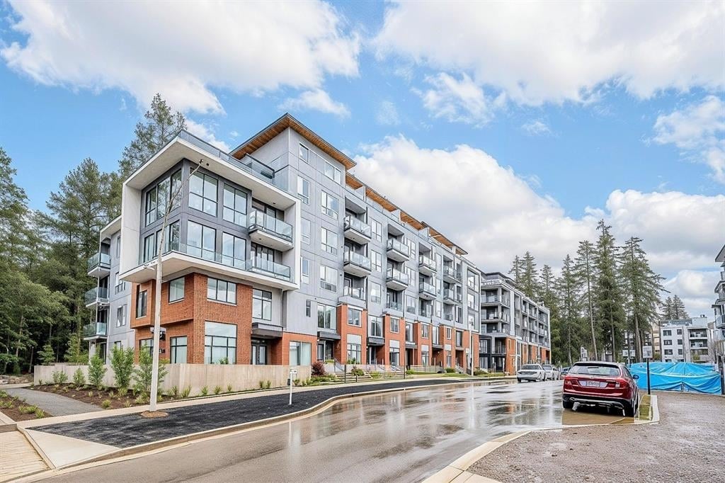 102-3528 146a Street, Surrey, BC, V4P 0H4