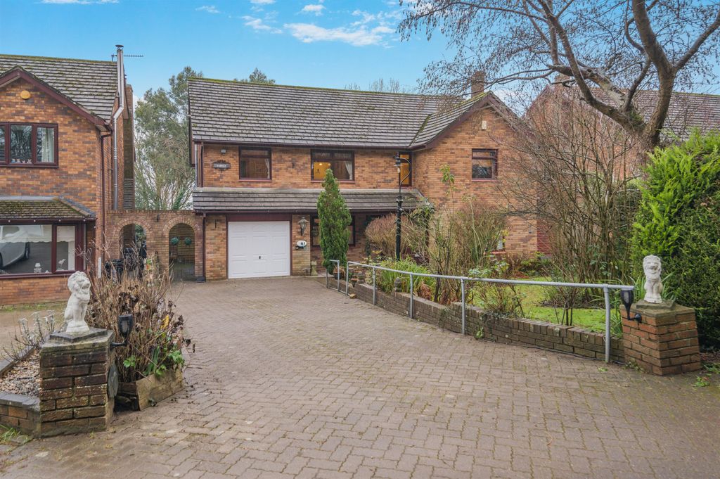 4 bed detached house for salePwll-Pen Court, Hartridge Farm Road, Llanwern, Newport, Newport NP18