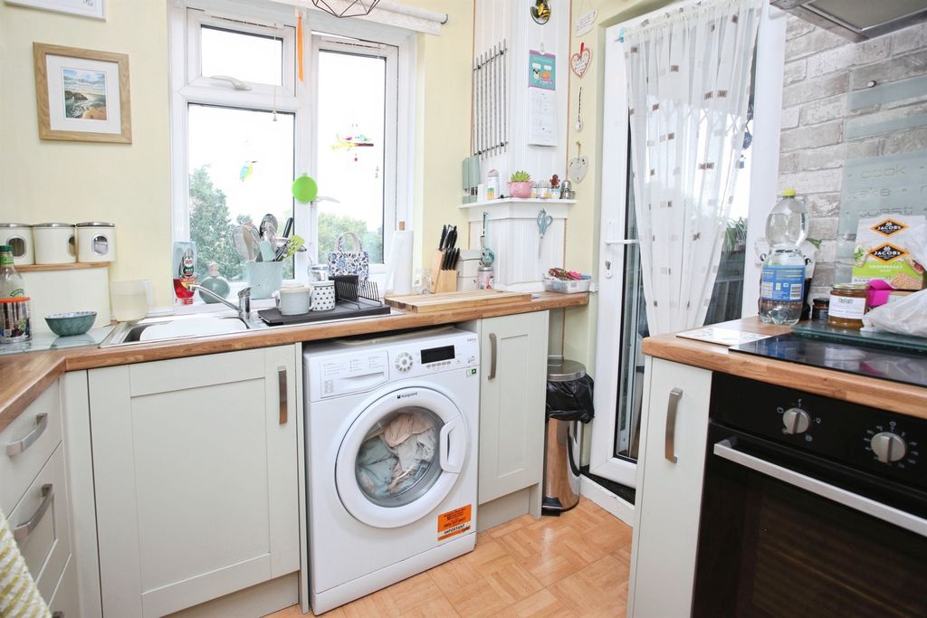 Additional image 3 of 2 bed flat for saleWye Crescent, Bettws, Newport NP20