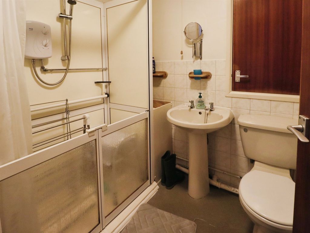 Additional image 8 of 2 bed flat for saleLoftus Street, Cardiff CF5
