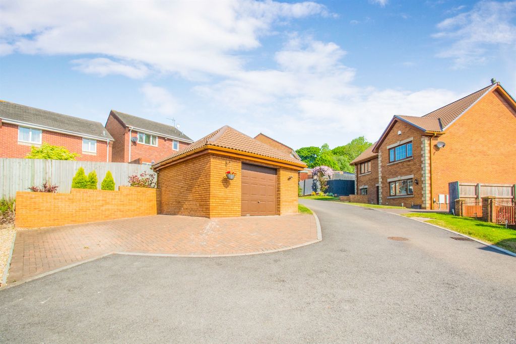 Additional image 3 of 5 bed detached house for saleThe Boundary, Blackwood NP12
