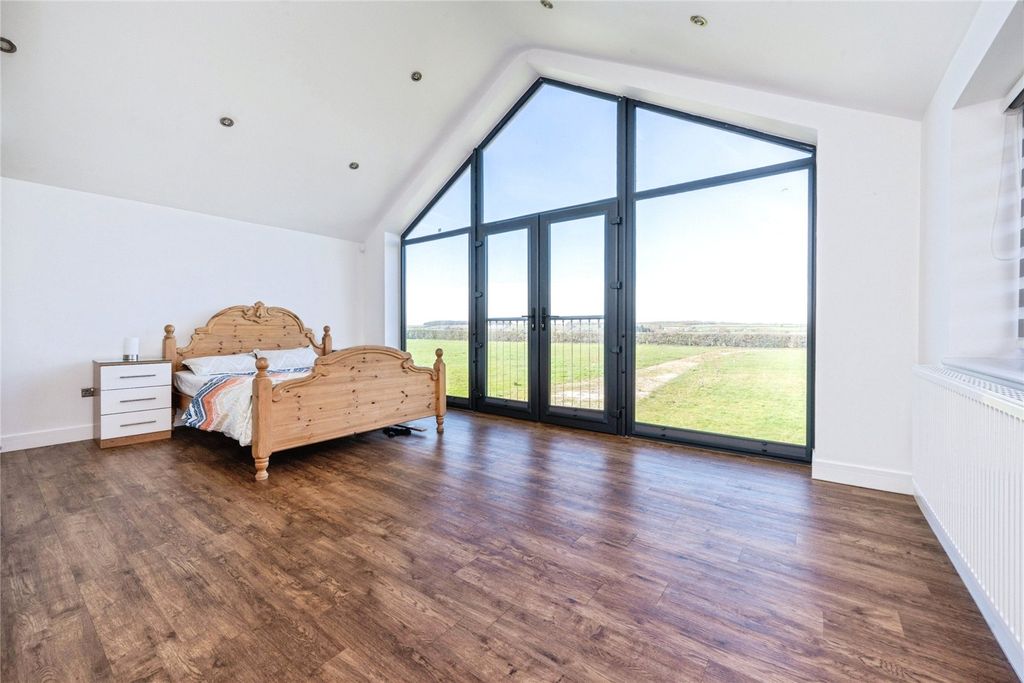 Additional image 14 of 8 bed detached house for saleGreen End Road, Bedford, Bedfordshire MK43