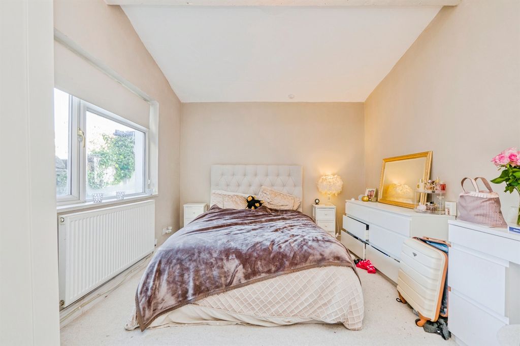 Additional image 5 of 1 bed flat for saleConnaught Road, Roath, Cardiff CF24