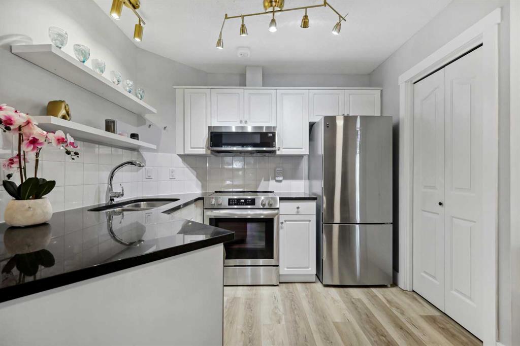 Additional image 2 of 210-10 Sierra Morena Mews SW, Calgary, AB, T3H 3K5