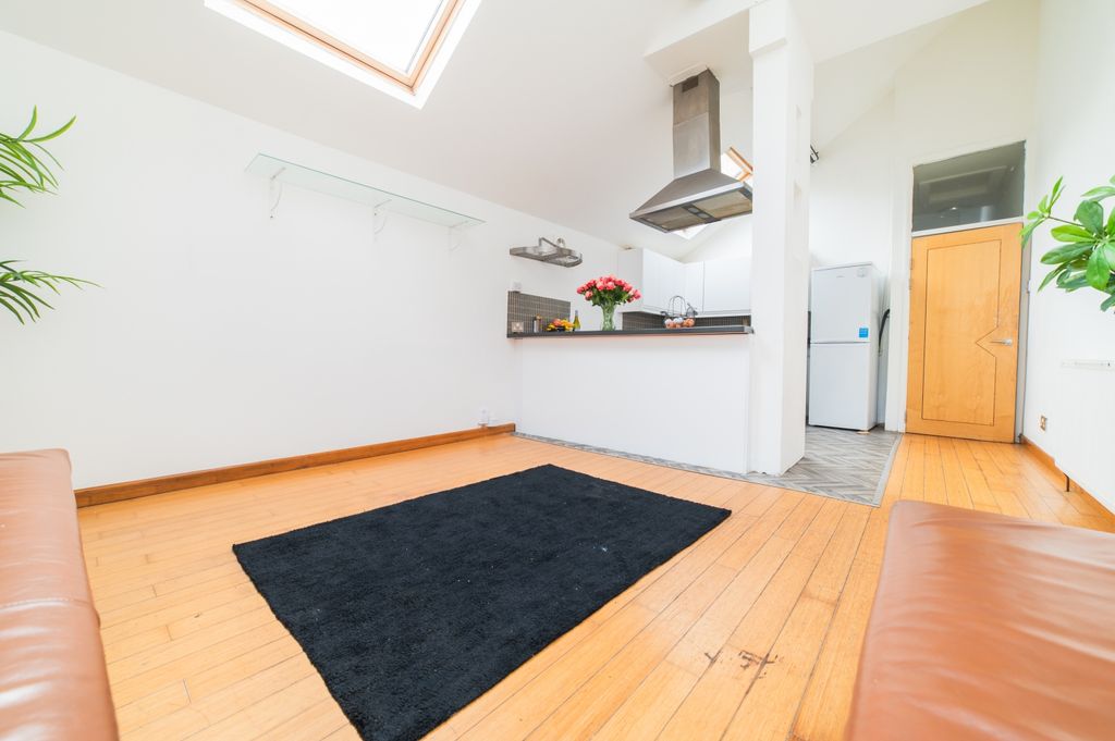 Additional image 9 of 2 bed flat for saleKimberley Road, Penylan CF23