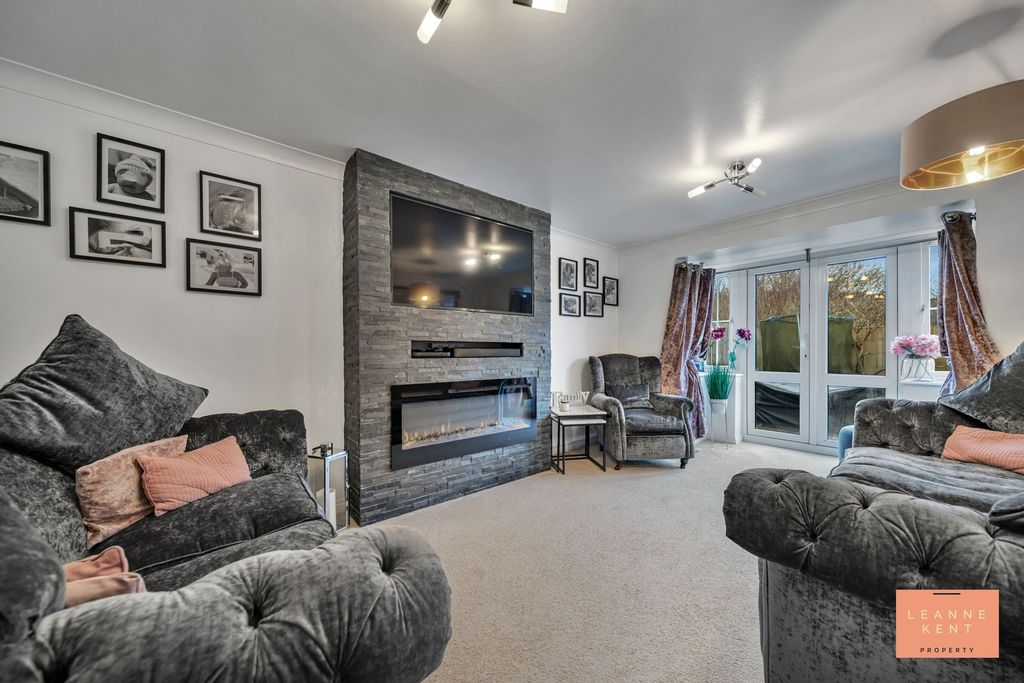 Additional image 3 of 4 bed detached house for saleHeol Tyddyn, Caerphilly CF83