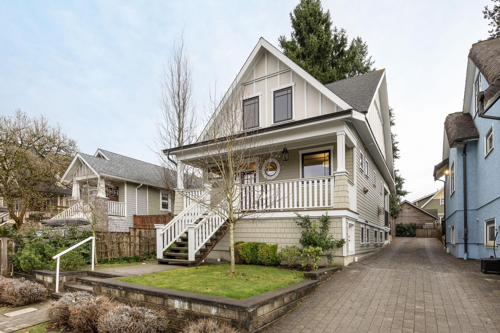 220 Sixth Avenue, New Westminster, BC, V3L 1T6
