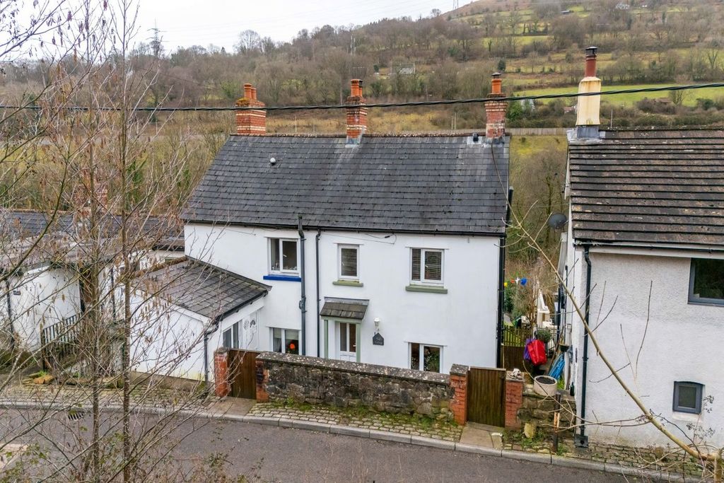 2 bed semi-detached house for saleMaes Y Gwartha Road, Gilwern, Abergavenny NP7