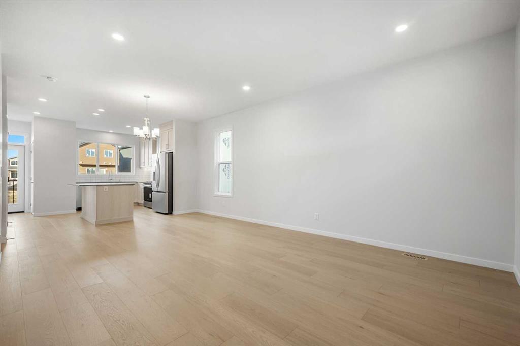Additional image 3 of 118 Wolf Hollow Terrace SE, Calgary, AB, T2X 6C5