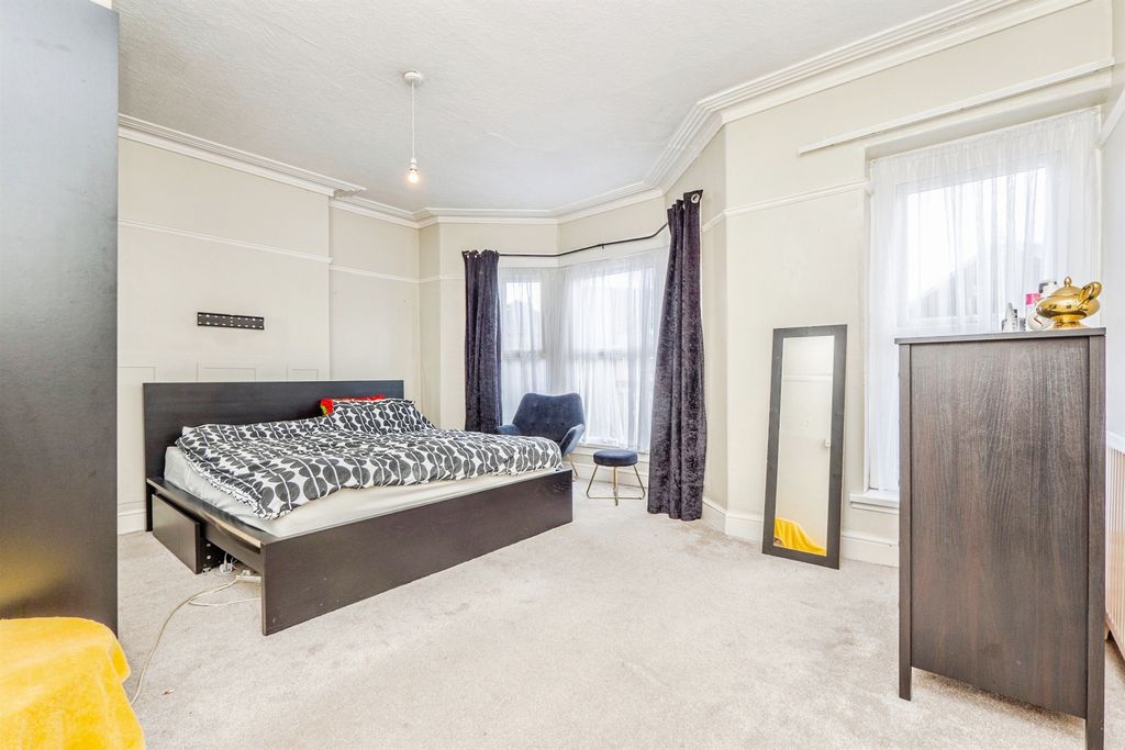 Additional image 5 of 4 bed end terrace house for saleMackintosh Place, Roath, Cardiff CF24