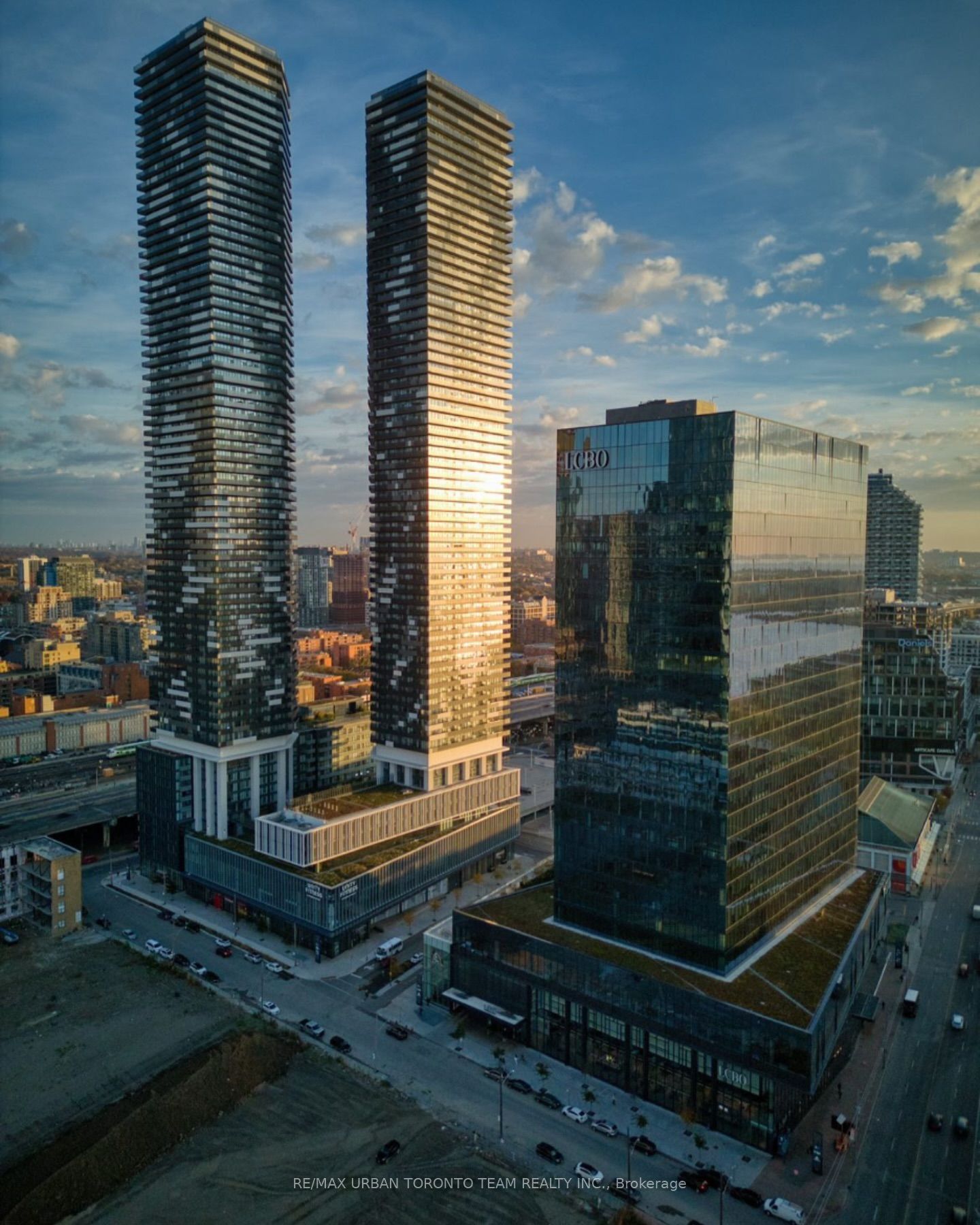 2010-138 Downes Street, Toronto, ON, M5E 0E4