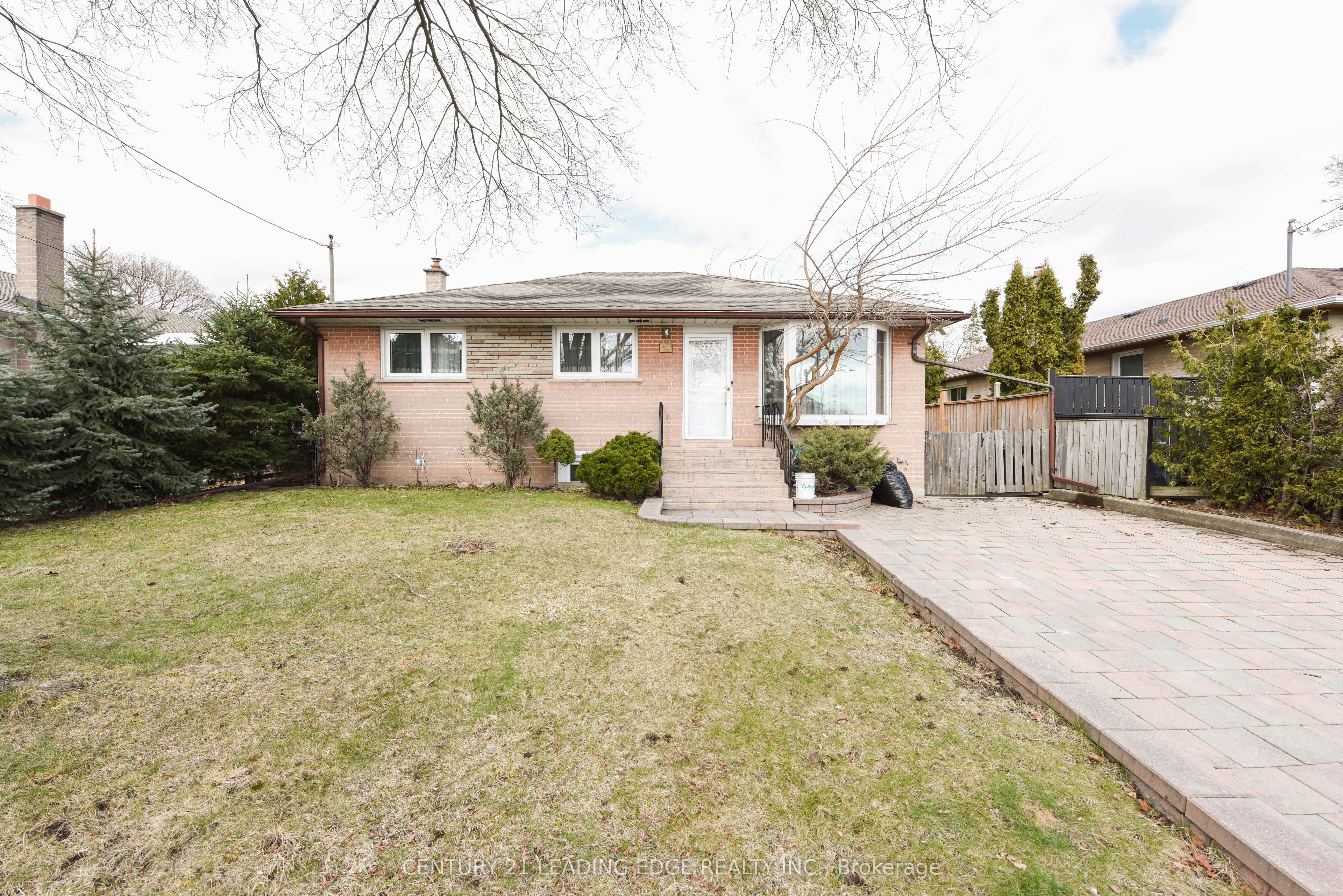 34 Paragon Road, Toronto, ON, M9R 1J8