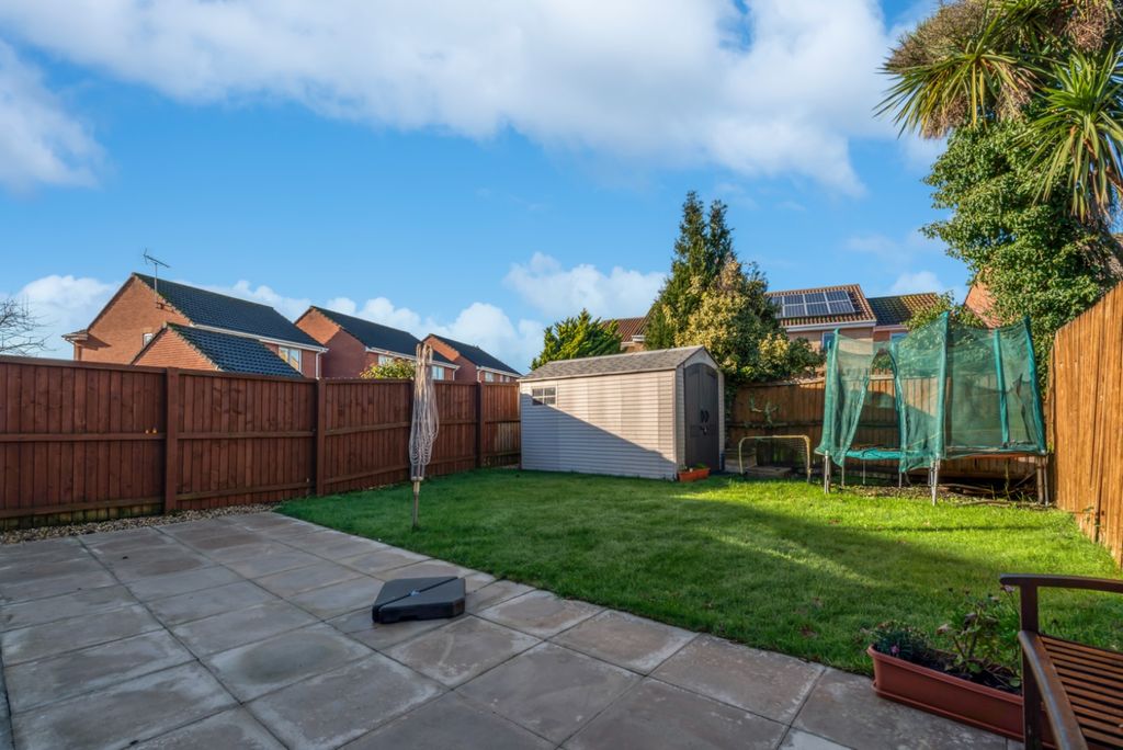 4 bed detached house for saleMitchell Close, St. Mellons, Cardiff, South Glamorgan CF3 photo 2