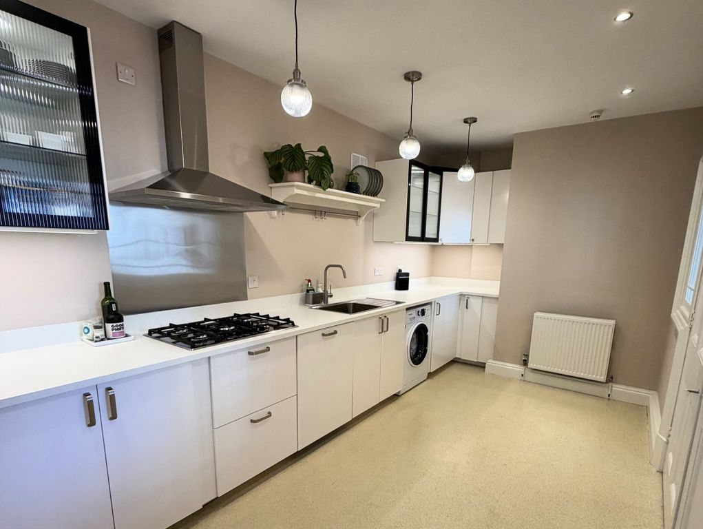 2 bed flat for saleBathwick Hill, Bath BA2 photo 5