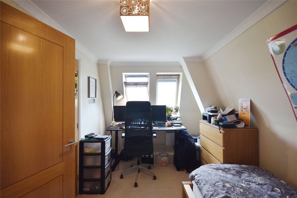 Additional image 13 of 2 bed flat for saleRhydypenau Road, Cyncoed, Cardiff CF23