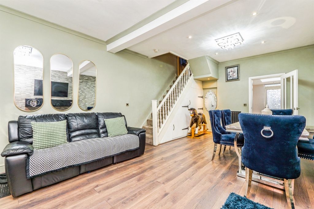 3 bed terraced house for saleSevern Grove, Cardiff CF11