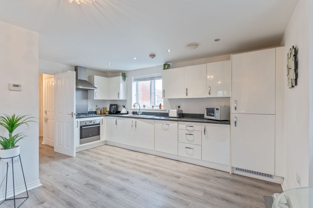 Additional image 2 of 2 bed flat for saleSwan Crescent, Newport NP19