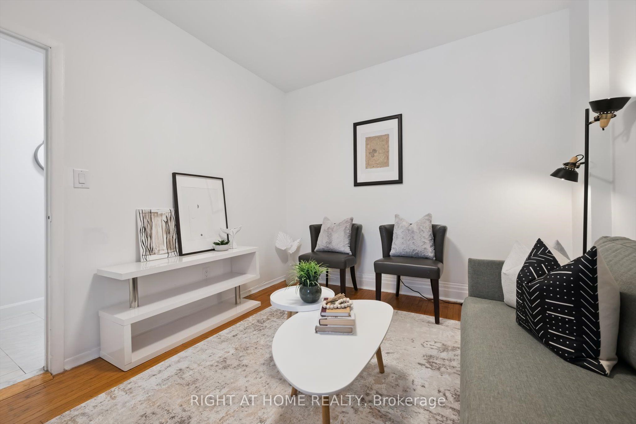 1 Auburn Avenue, Toronto, ON, M6H 2L6 photo 5