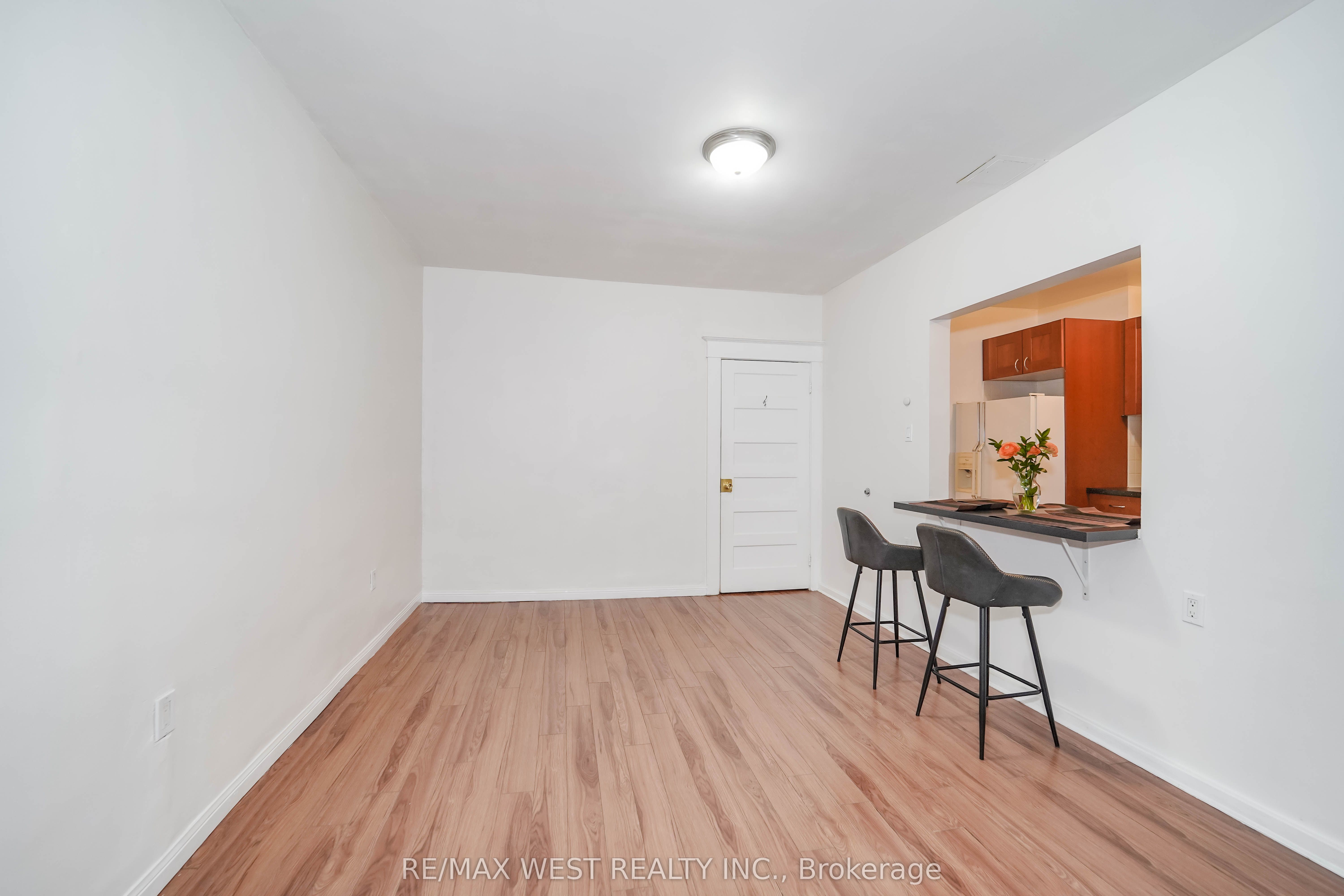 Additional image 3 of 684 College Street, Toronto, ON, M6G 1C1