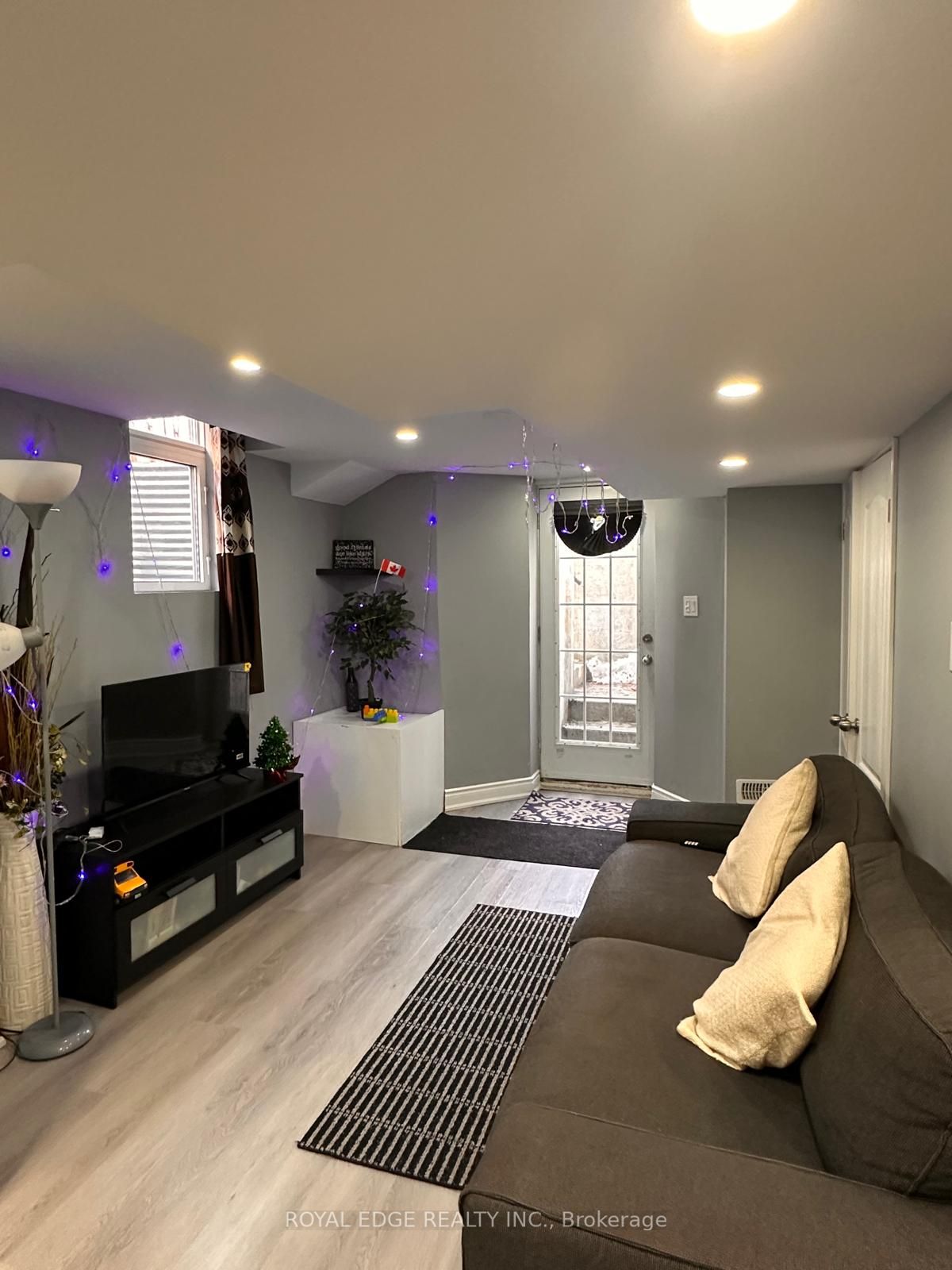 Basement-293 Kingsbridge Garden Circle, Mississauga, ON, L5R 1L2