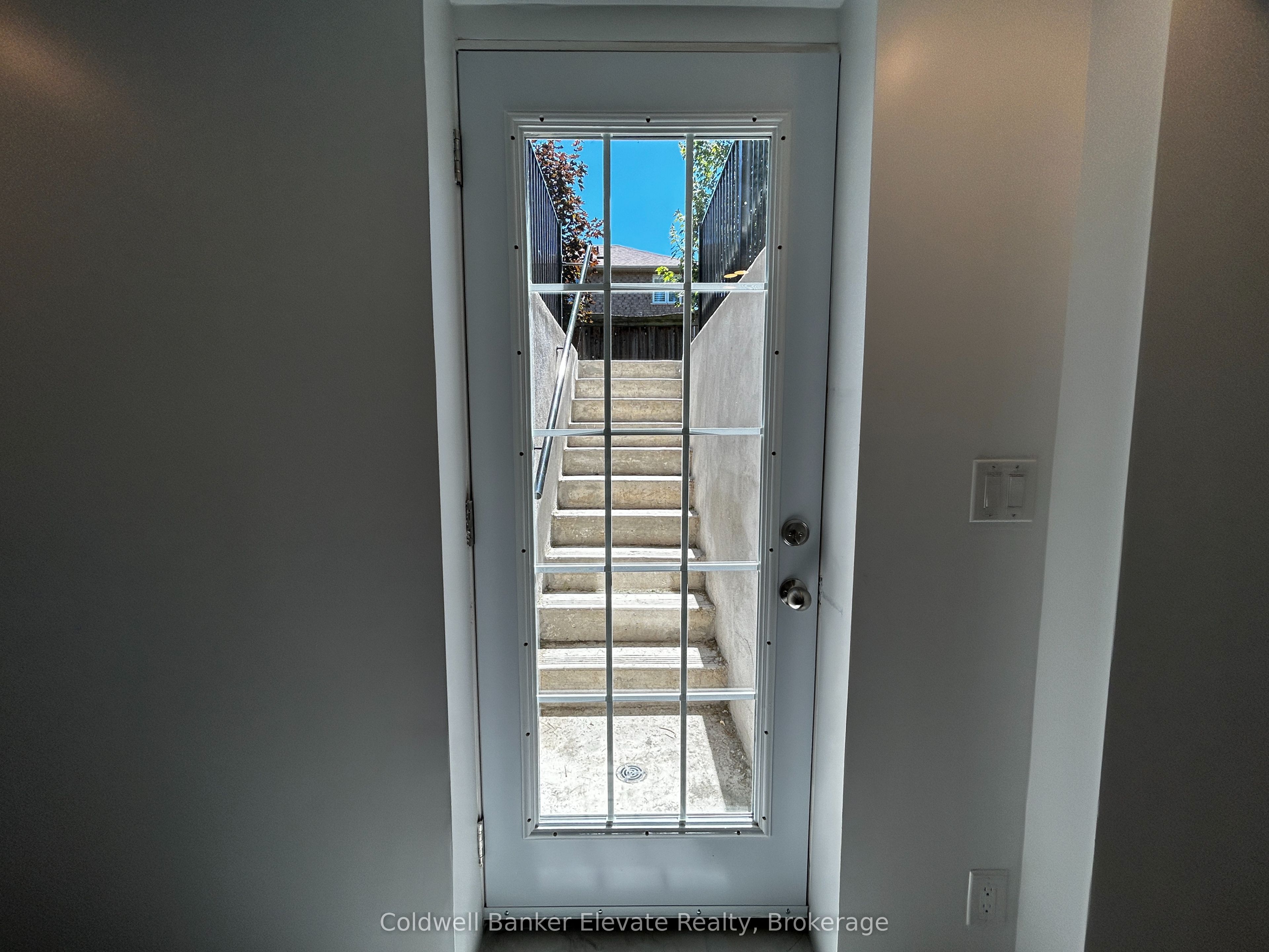 LL-1070 Gorham Way, Milton, ON, L9T 6N7 photo 3