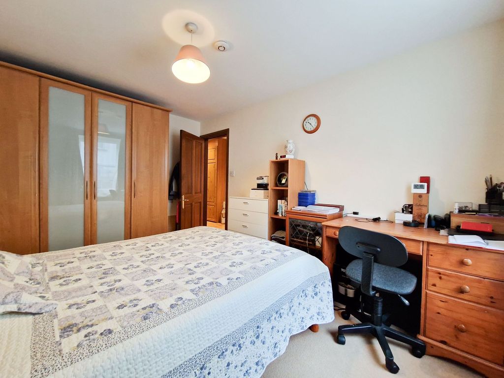 Additional image 8 of 2 bed flat for saleFlat 18 Kensington Court, St Helier JE2